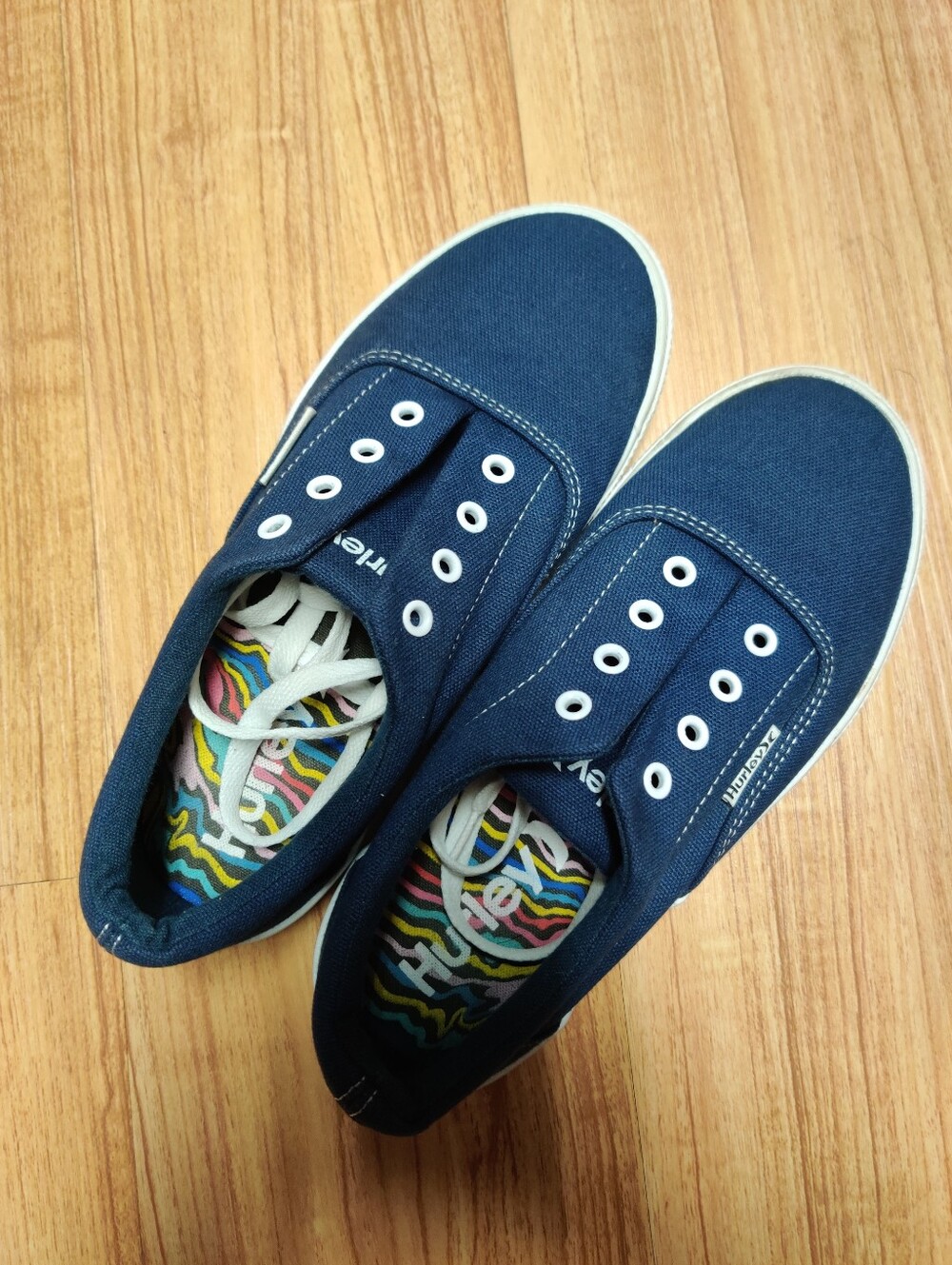 Hurley "Marley" canvas sneakers Size 4 Navy Blue
